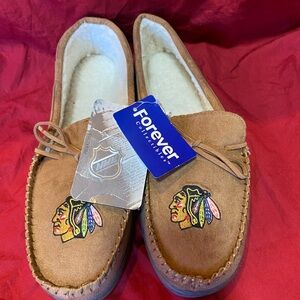 NEW Men's Chicago Blackhawks Slippers NHL Size Large Brown